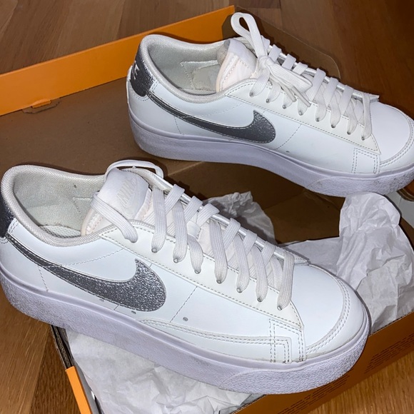 White Nike Blazers with Silver Check - Picture 2 of 6
